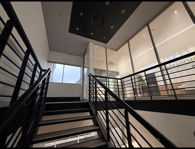 1,465M² OFFICE TO LET IN ROSEBANK